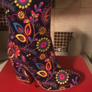 Naughty Monkey floral embroidery boots